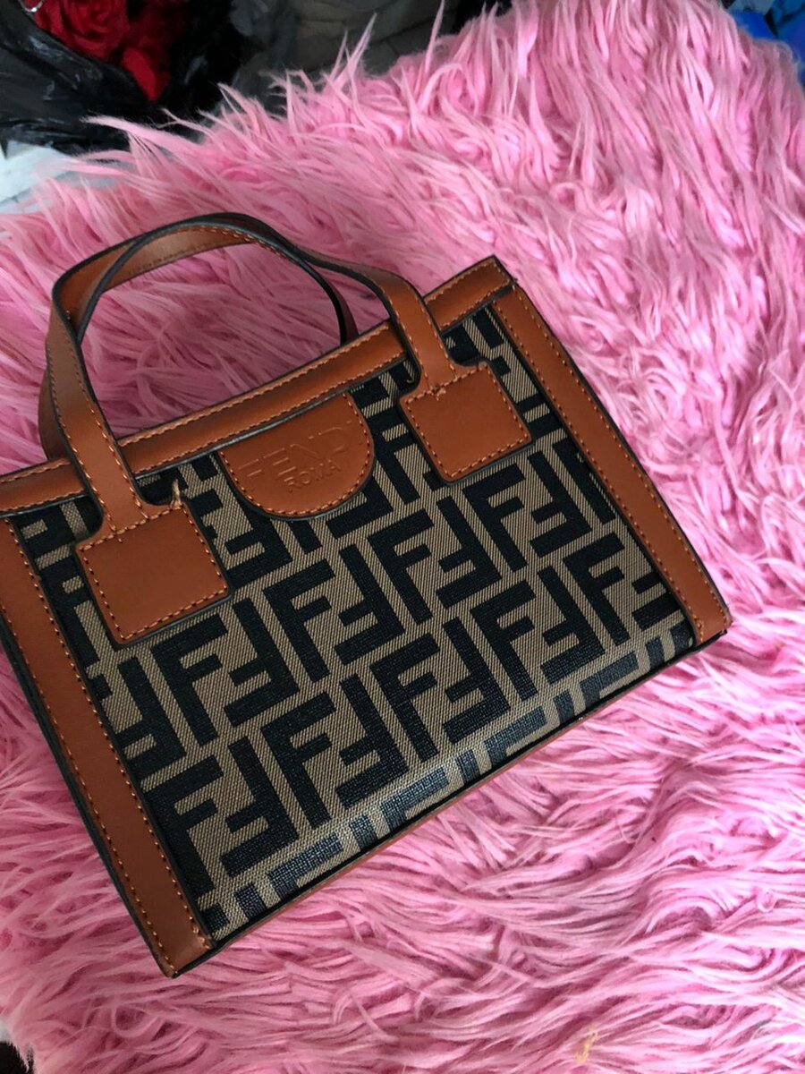 Sac à main en toile de luxe