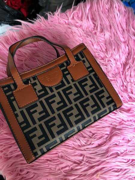 Sac à main en toile de luxe