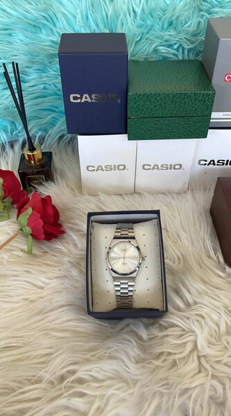 Montre casio élégante