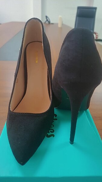 Escarpins élégants en daim noir