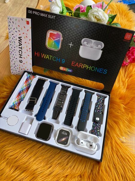 i30 PRO MAX SUIT HI WATCH 9 EARPHONES 11 IN 1 SET - Black