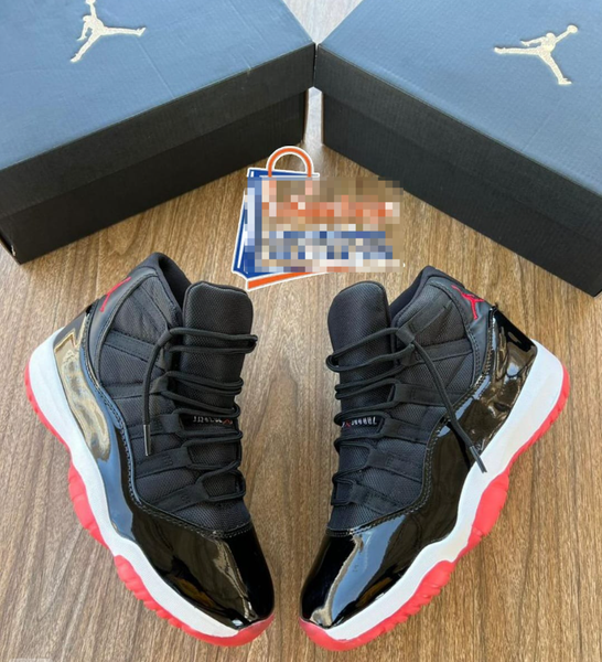 Baskets AIR JORDAN 11 OG 'BRED' 1996, noir
