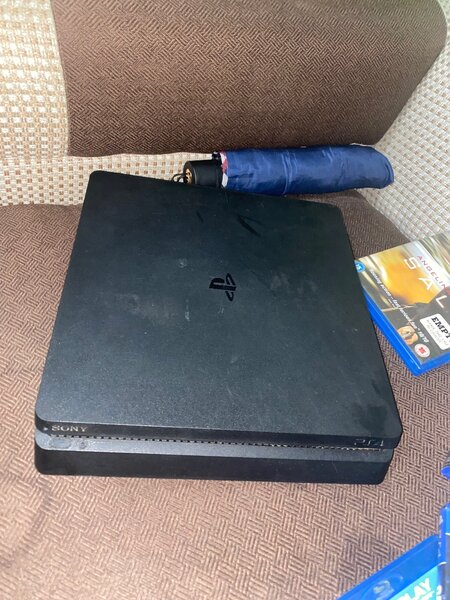 Console Sony PS4 avec jeux