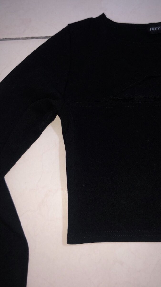 Top noir asymétrique mode