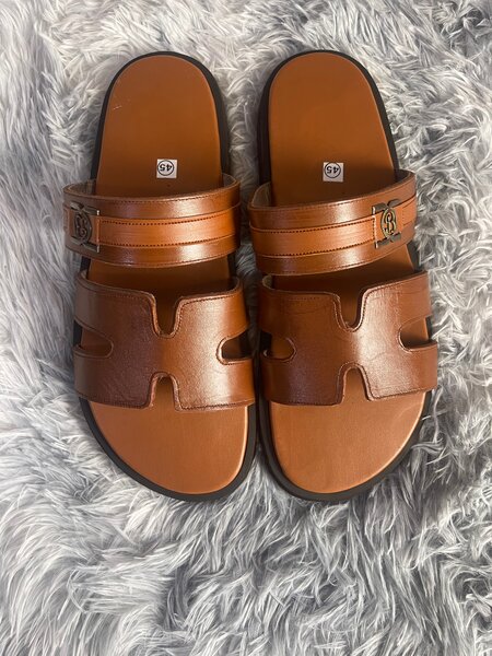 Chaussons en cuir élégant