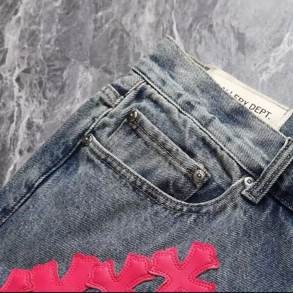Jeans vintage avec patchs design