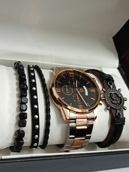 Montre homme élégante avec bracelets