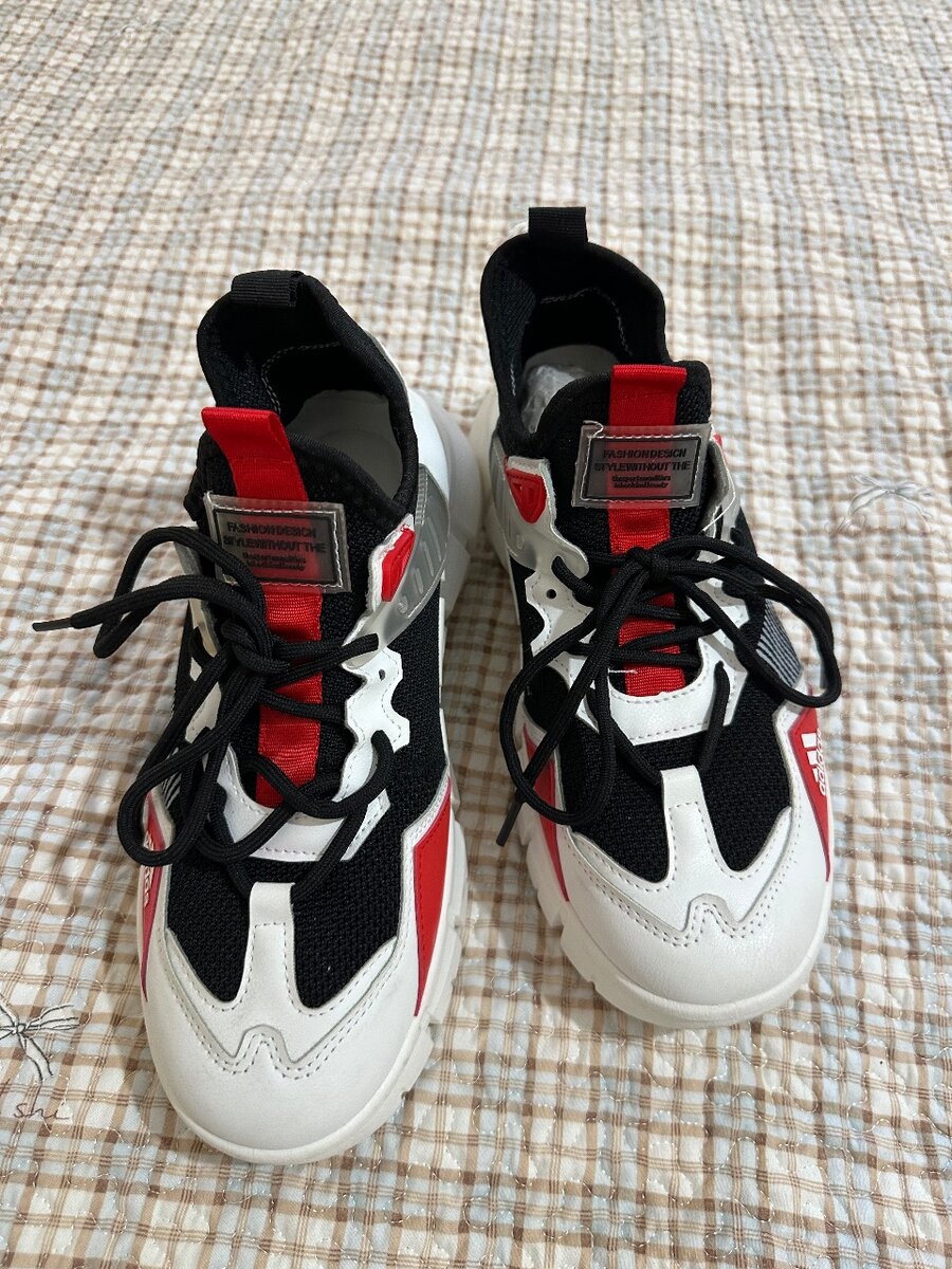 Кроссовки Adidas