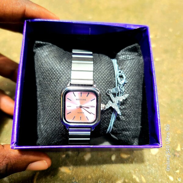  WATCH +FREE LADY NECKLACE 