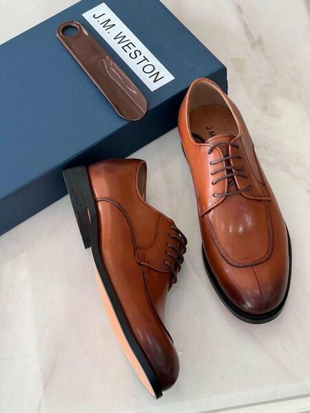 Chaussures habillées en cuir élégantes