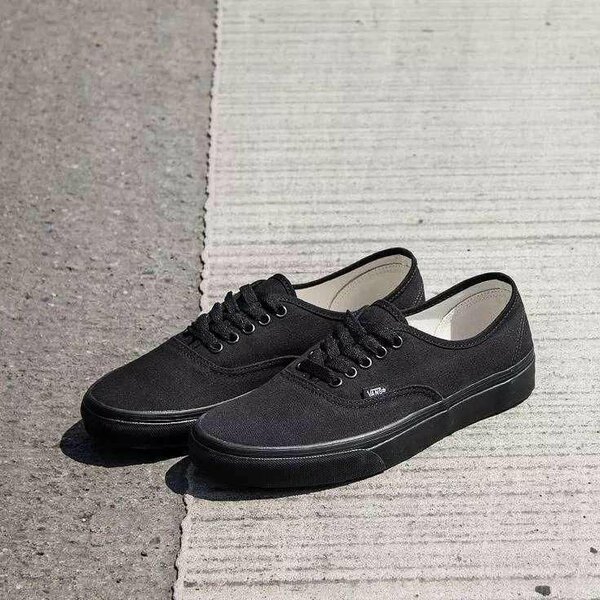 Chaussures noires casual élégantes