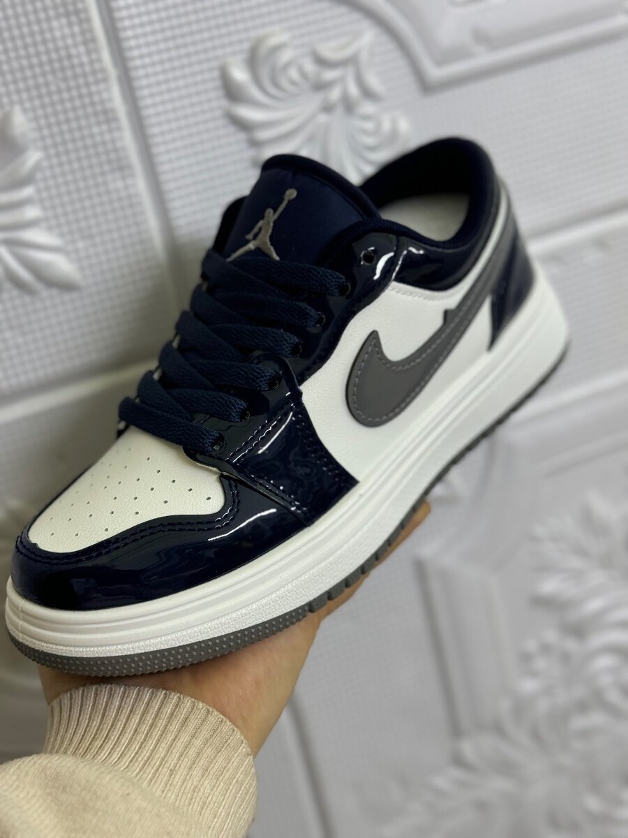 Джорданы найк