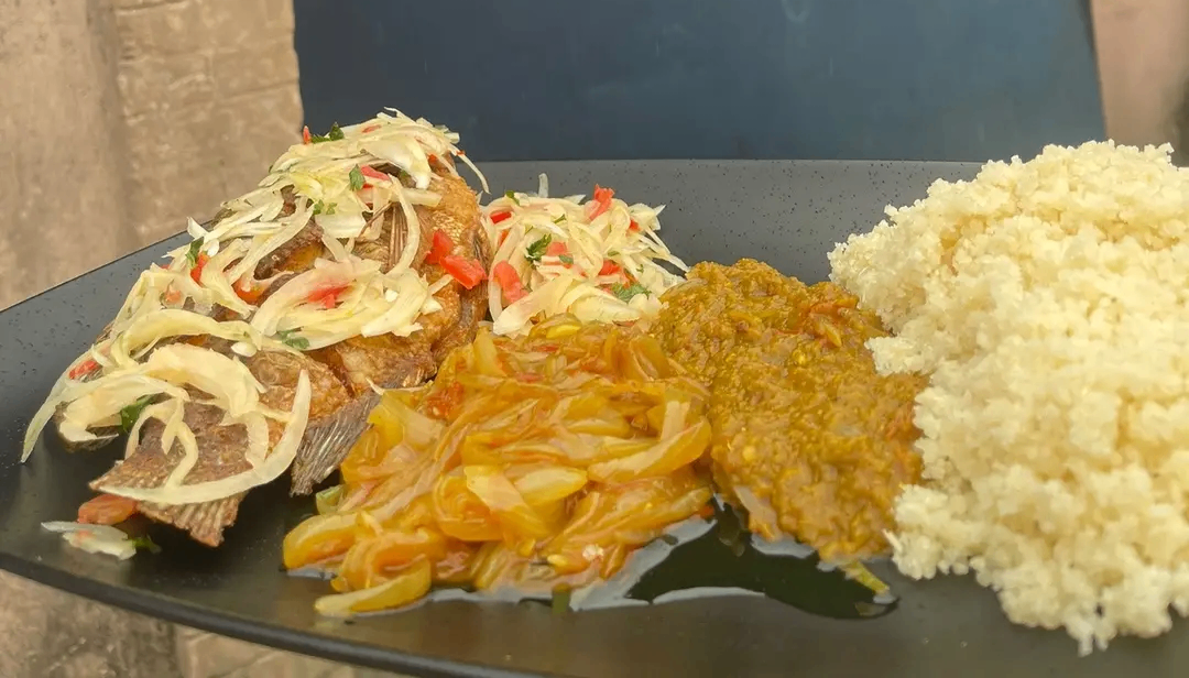 Poisson Grillé avec Garniture