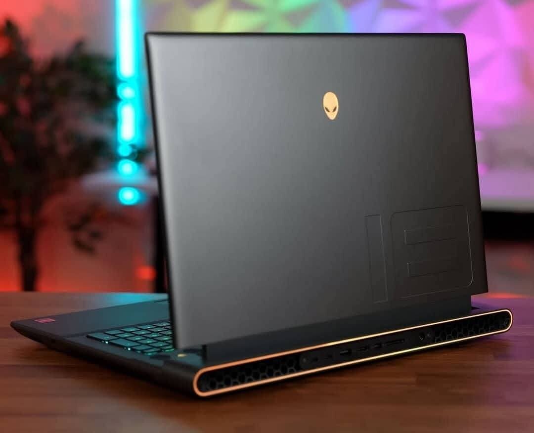ALIENWARE M18 R2  64/2 2024