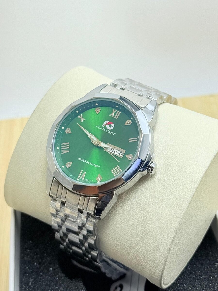 Montre élégante Forecast dorée