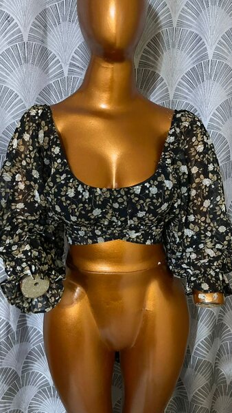 Top court à fleurs bohème