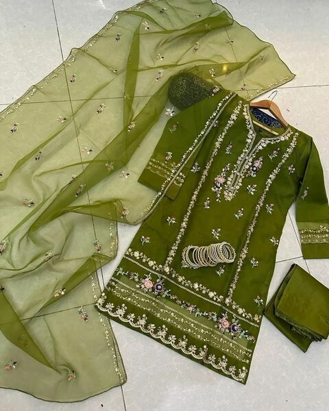 Lawn 3 Peace Suit