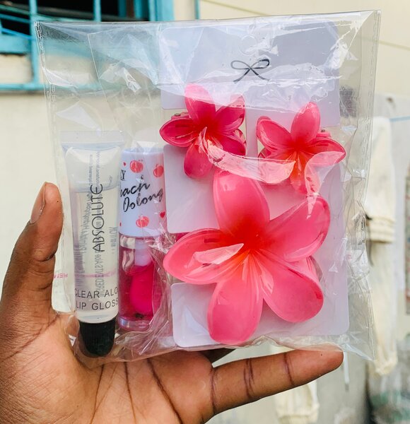 Ensemble pince Fleurs et Gloss