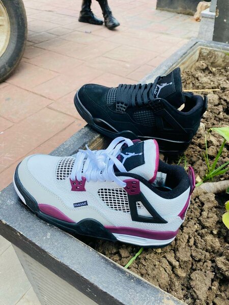 jordan 4 skeakers