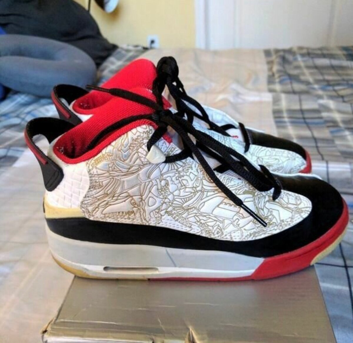 AIR JORDAN 4 DUB ZERO