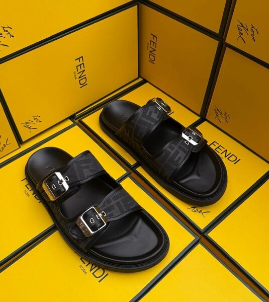 Sandales Fendi élégantes