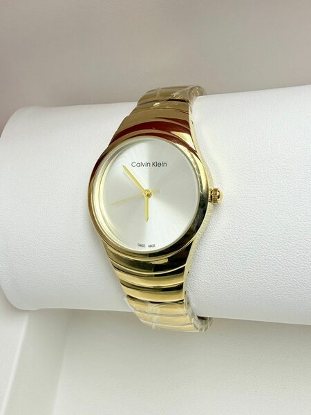 Montre en Acier Inoxydable Dorée