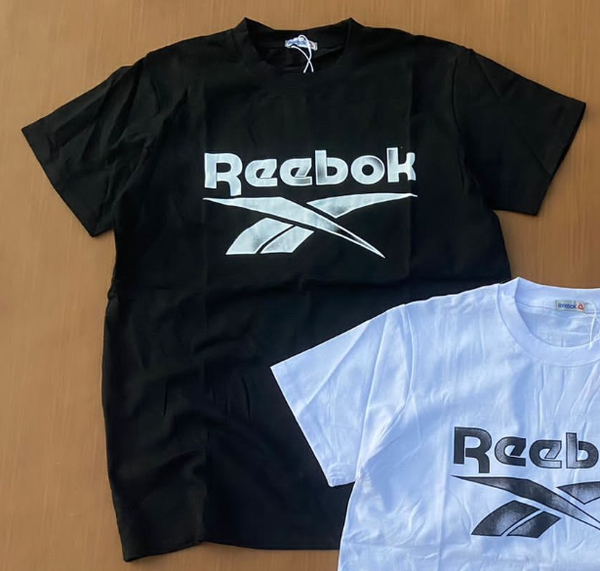 T-shirts Reebok black