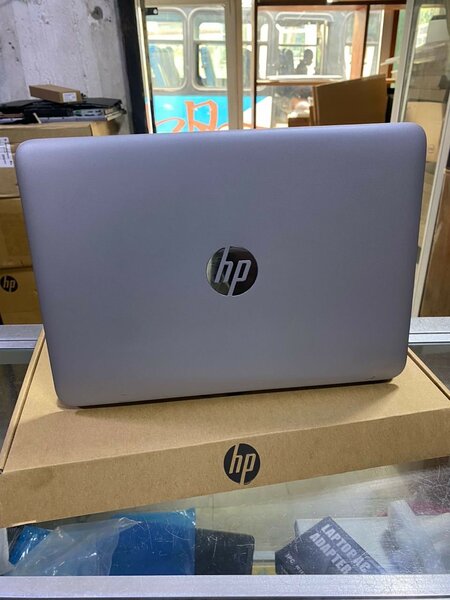 HP elitebook 820 G3