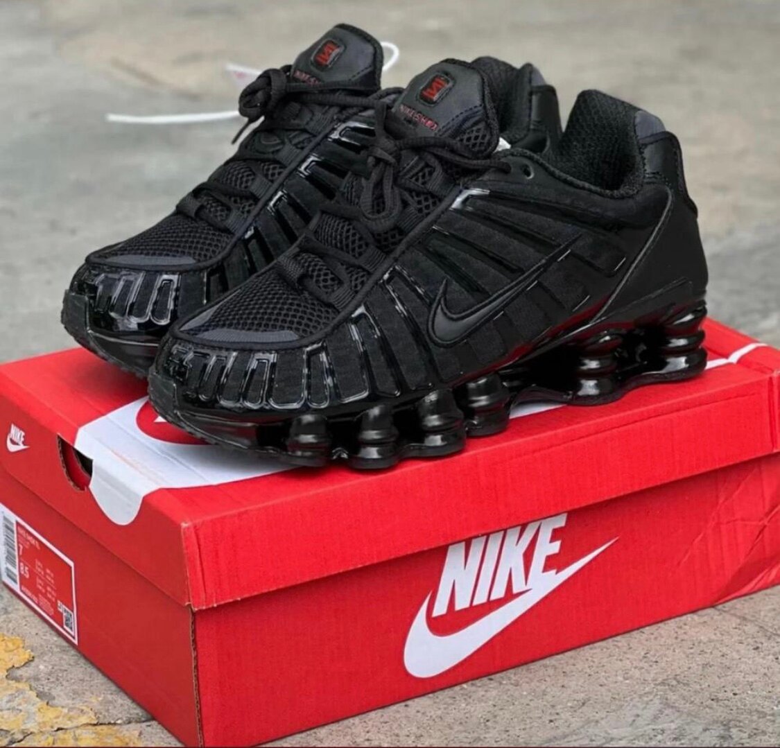 Baskets noires Nike Shox