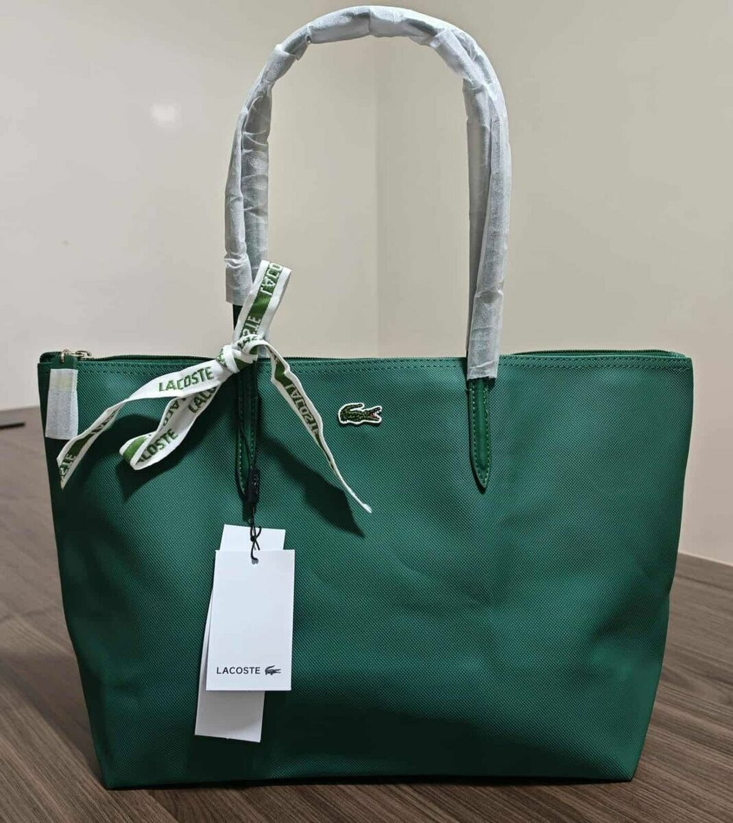 Sac à main Lacoste vert élégant