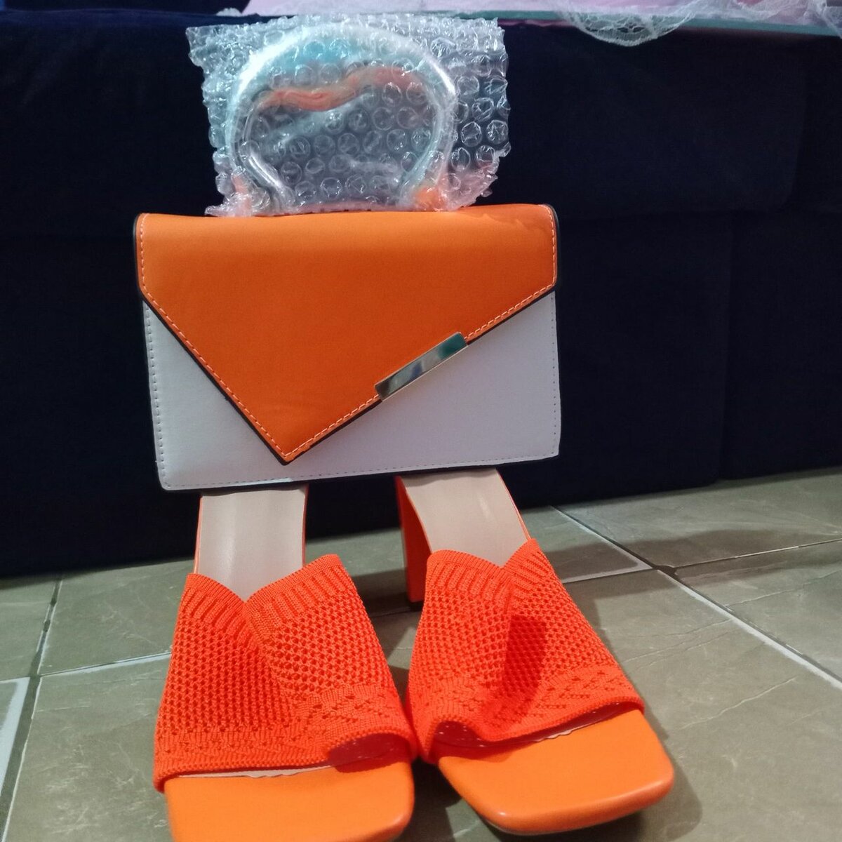 Sandales tricotées et sac