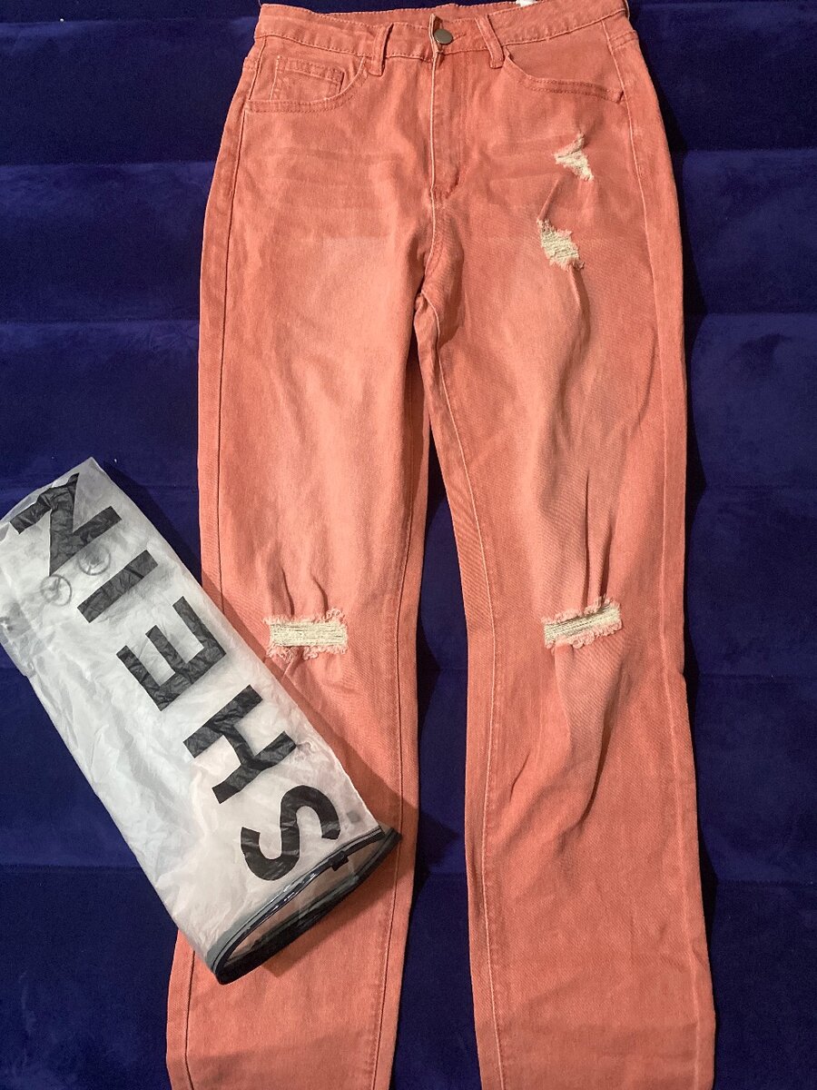 Pantalon en jean déchiré femme