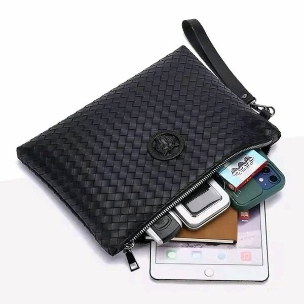 Pochette en cuir tressé élégante