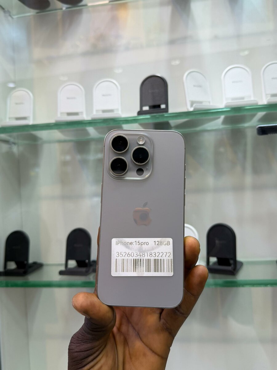 iPhone 15 Pro 128Go Casi neuf