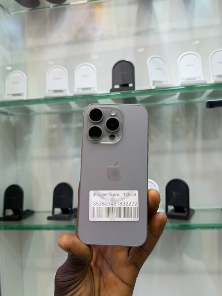 iPhone 15 Pro 128Go Casi neuf
