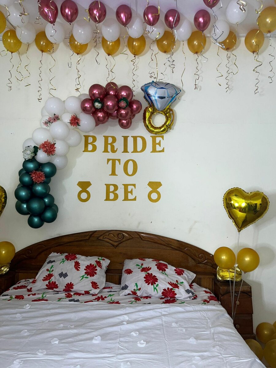 Balloon Deco and birthday setup for room