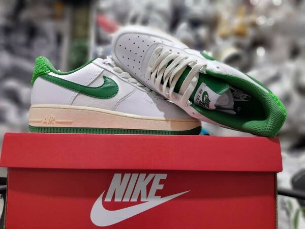 Nike Air Force 1 Sneakers