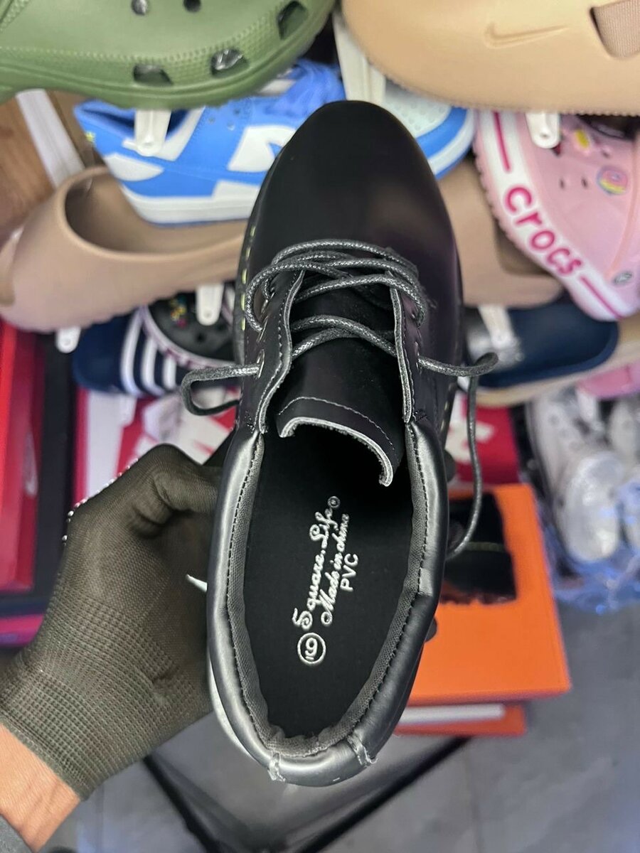 UNISEX DOCTOR MARTIN SHOES