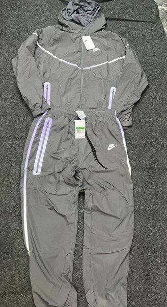 Ensemble de survêtement moderne