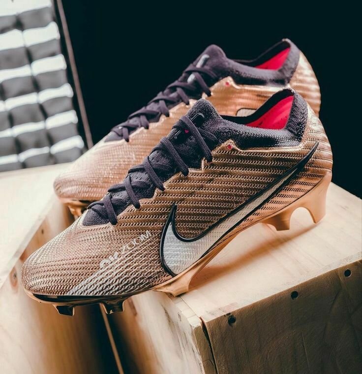 NIKE FOOTBALL BOOTS