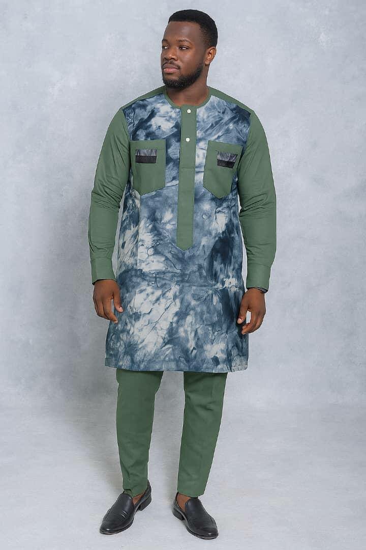 Ensemble homme élégant africain