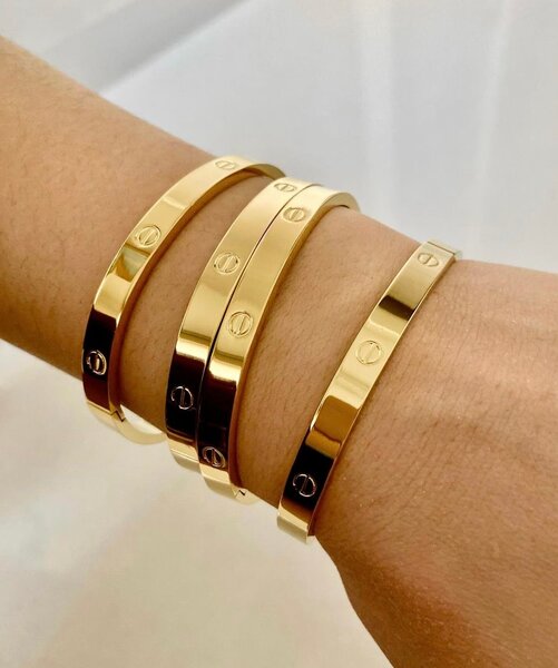 Bracelets dorés élégants