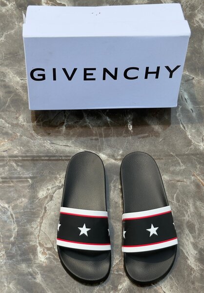 Sandales Givenchy étoilées