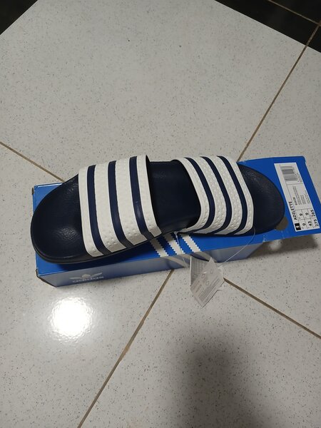Adidas Adilette Slides