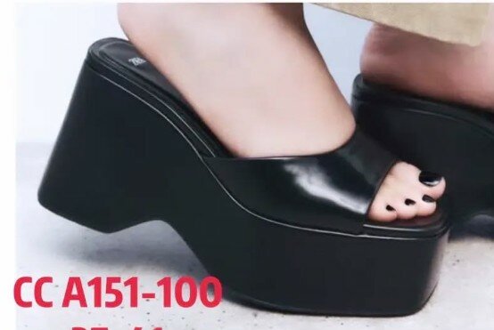 High platform sandals, black