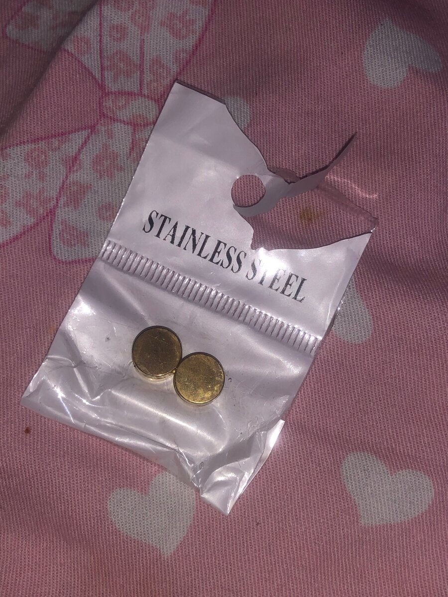 Faux piercing aimanté