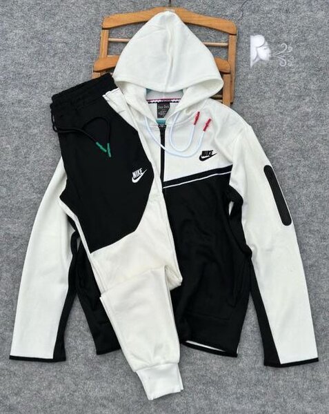Ensemble de survêtement Nike