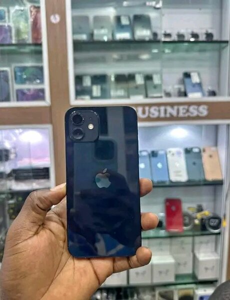 iPhone 12 simple