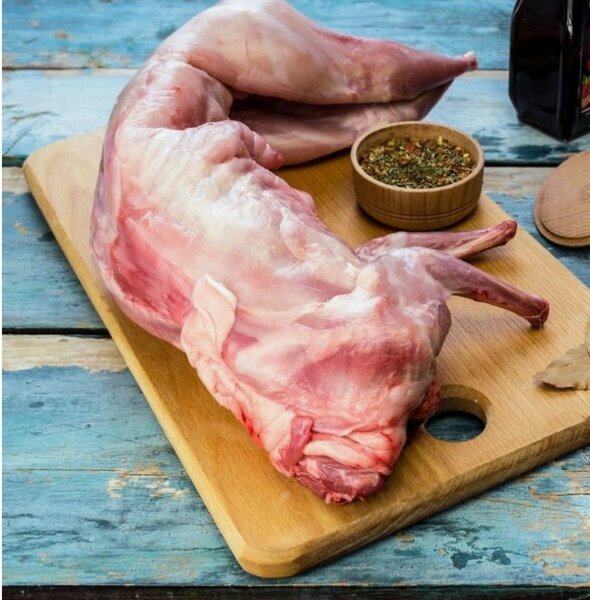 Viande de lapin fraîche .