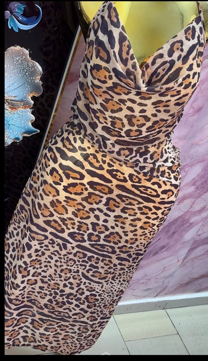 Robe élégante asymétrique